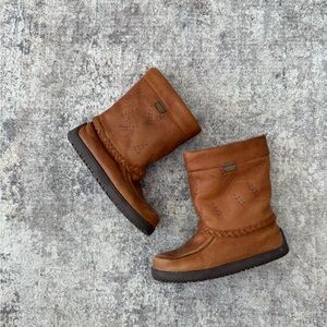 Manitobah Tamarack Half